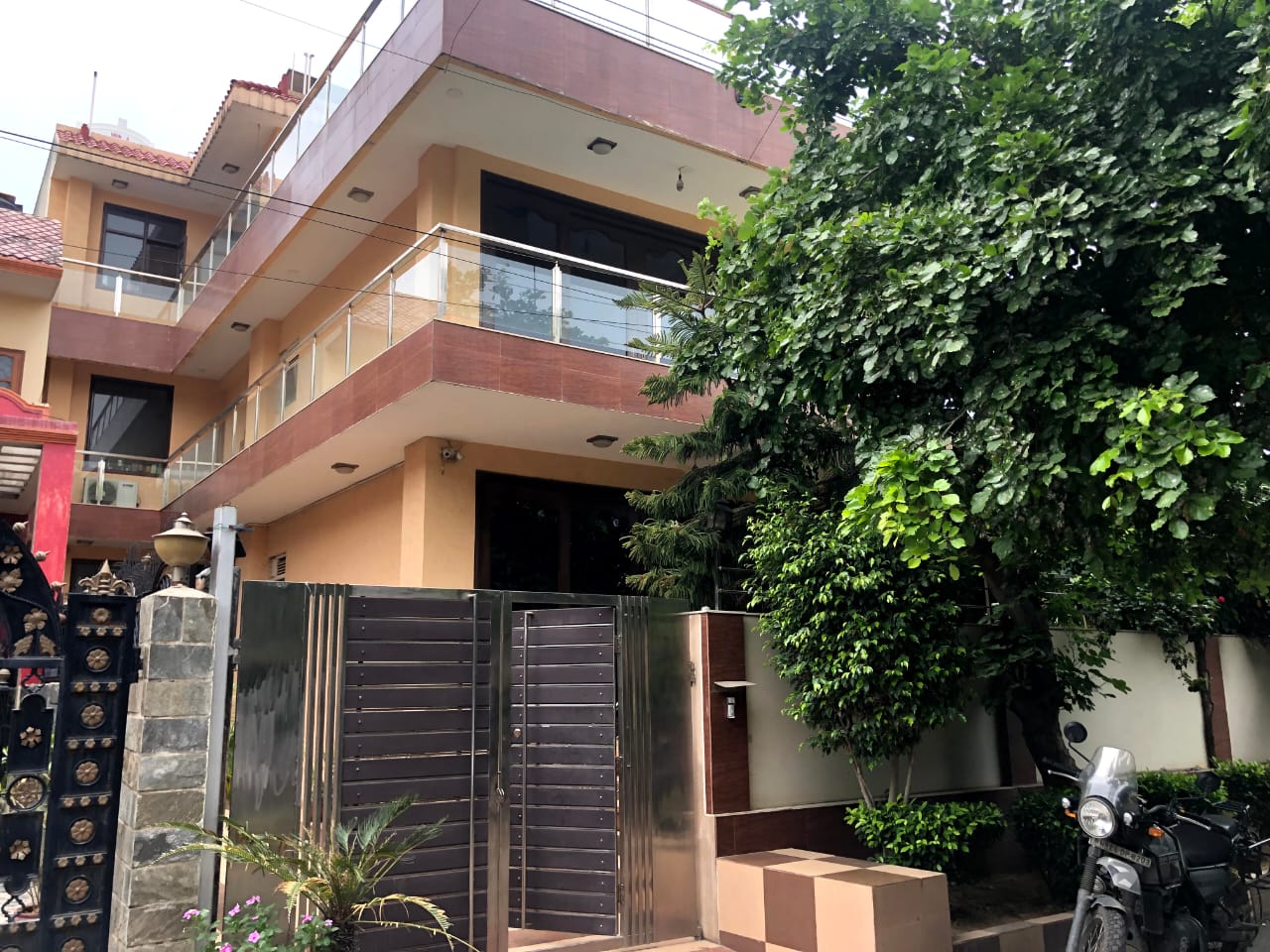 6 BHK Villa For Sale in DLF Phase II