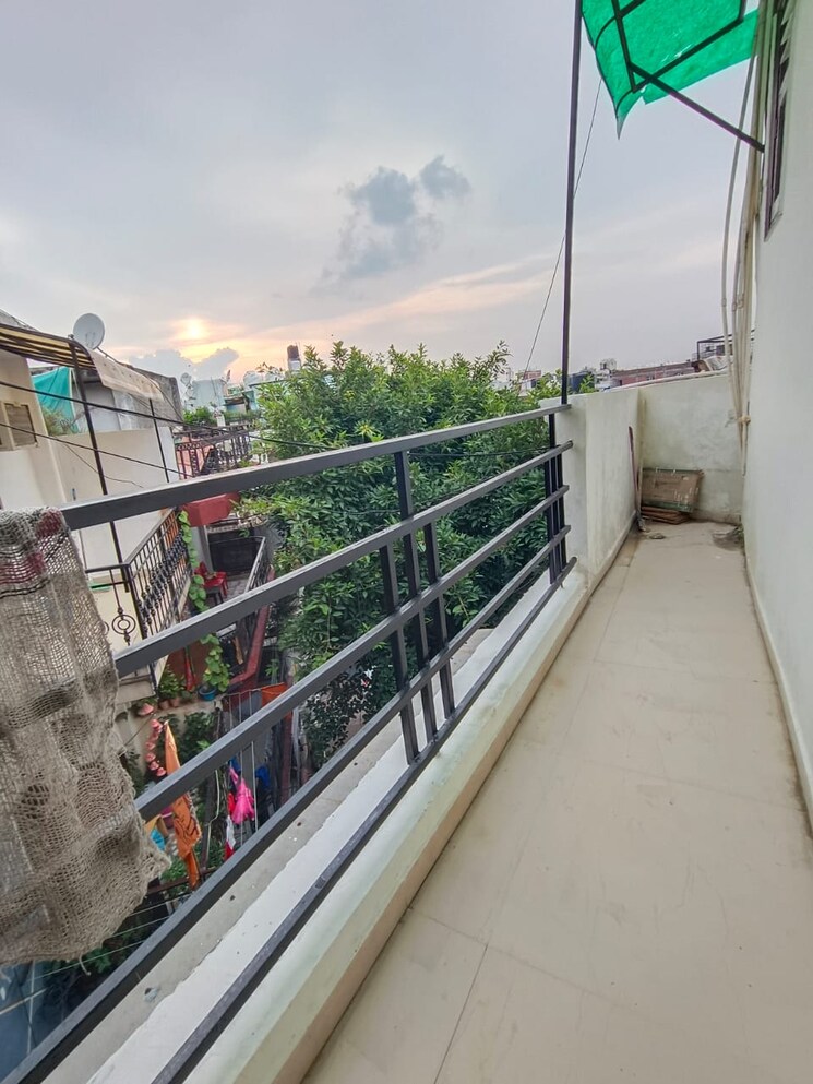 Balcony, savitri nagar 3 Bedroom 1800 Sq.Ft. Builder Floor In Savitri Nagar Delhi 8956333