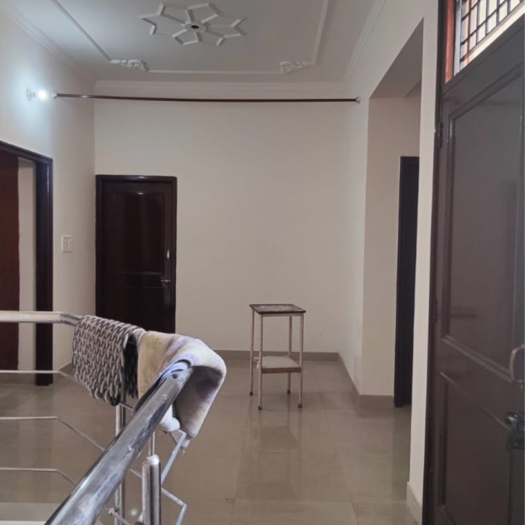 Other, parbhat road 3.5 Bedroom 150 Sq.Yd. Villa In Parbhat Road Zirakpur 8956347