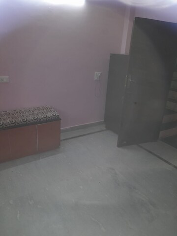 Room in 1 BHK Builder Floor at Builder Floor, Sector 28 – for Rent