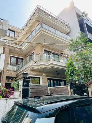 4 BHK Builder Floor For Sale in Madhu Vihar