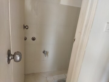 Room in 3 BHK Apartment at Prestige Kensington Gardens, Jalahalli – for Rent