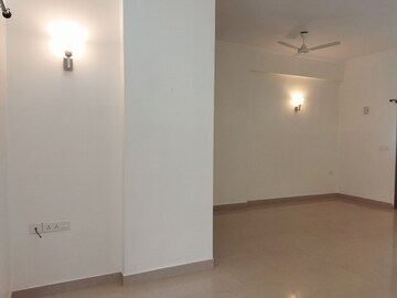 Room in 3 BHK Apartment at Prestige Kensington Gardens, Jalahalli – for Rent