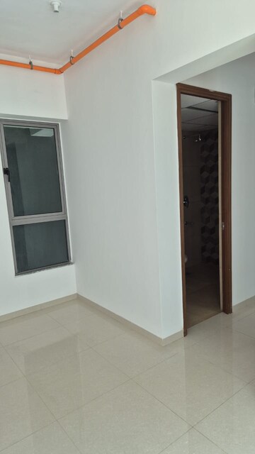 Room in 2 BHK Apartment at Kalpataru Immensa, Kolshet Road – for Sale