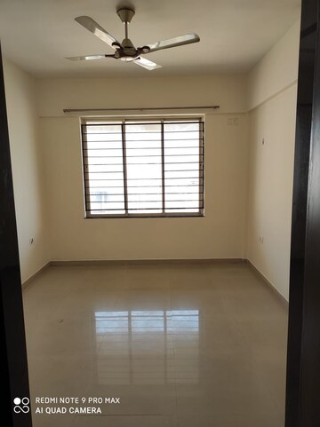 Room in 1 BHK Apartment at Ranade Yashodhan, Mayur Colony – for Rent