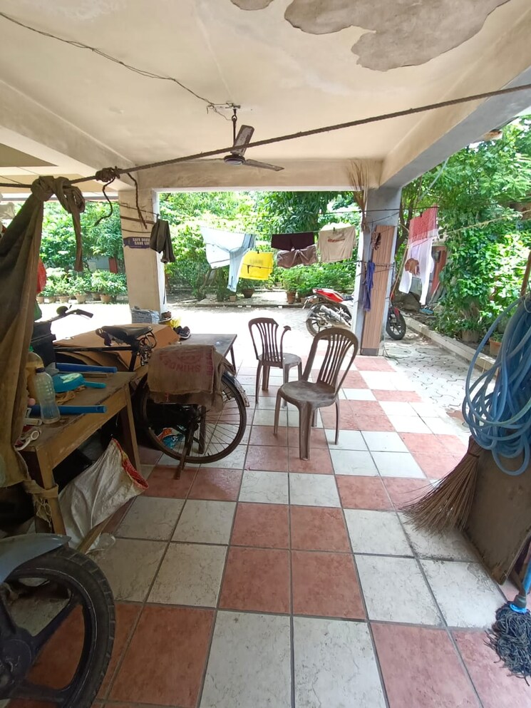  Parking, behala chowrasta 4 Bedroom 1800 Sq.Ft. Builder Floor In Behala Chowrasta Kolkata 8956448