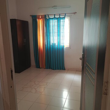 Room in 3 BHK Apartment at Vastrapur – for Rent