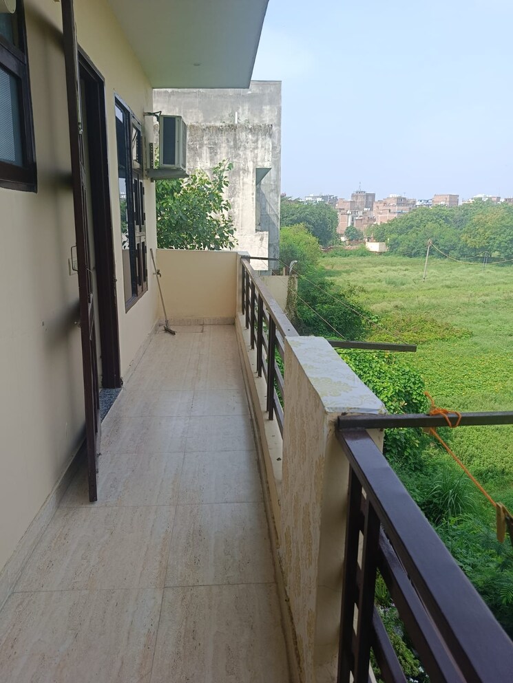 Balcony, ansal-sushant-floors 2.5 Bedroom 1300 Sq.Ft. Apartment In Sushant Lok ii Gurgaon 8956521
