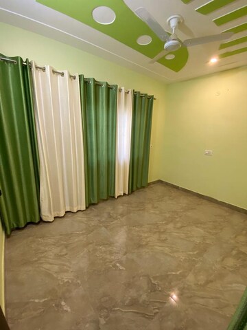 Room in 1 BHK Independent House at Sector 9a – for Rent