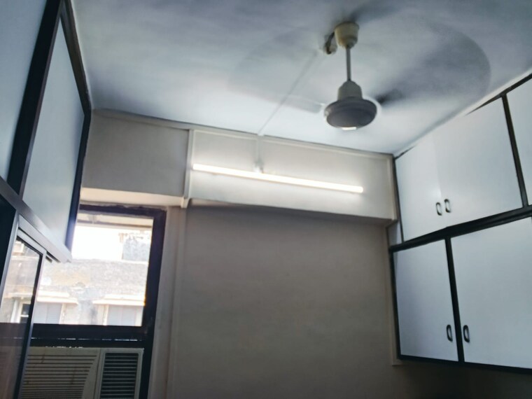 undefined, masjid bunder east Commercial Office Space 275 Sq.Ft. In Masjid Bunder East Mumbai 8956551