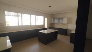 Room in 5 BHK Independent House at DLF Hyde Park, South Mullanpur – for Sale