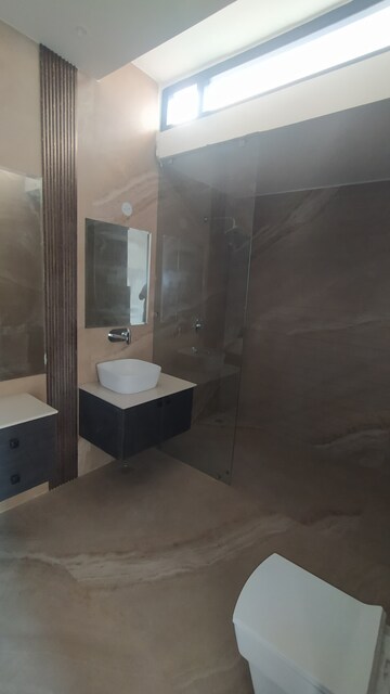 Furnished Amenities in 5 BHK Independent House at DLF Hyde Park, South Mullanpur – for Sale