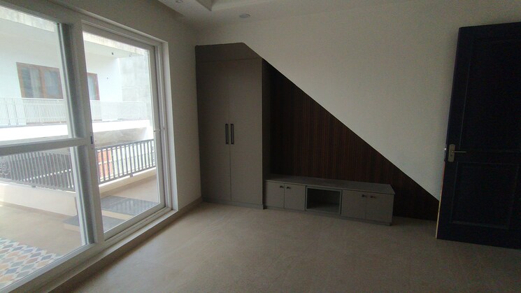 Room, dlf-hyde-park 5 Bedroom 6000 Sq.Ft. Independent House In South Mullanpur Chandigarh 8956584