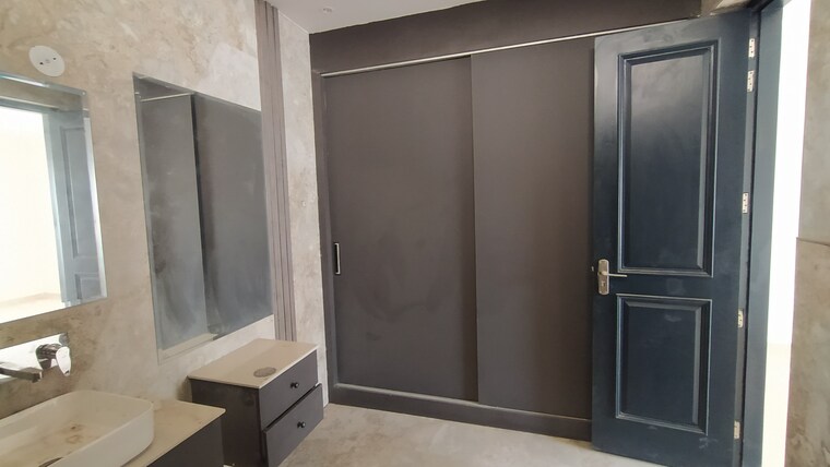 undefined, dlf-hyde-park 5 Bedroom 6000 Sq.Ft. Independent House In South Mullanpur Chandigarh 8956584