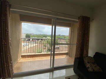 Room in 2 BHK Apartment at Mantra 29 Gold Coast, Tingre Nagar – for Rent