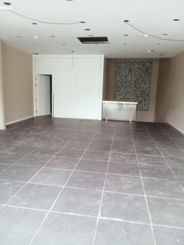 Room in  Showroom at Kandivali West – for Sale