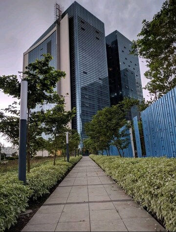  Office Space For Sale in Mani Casadona, New Town