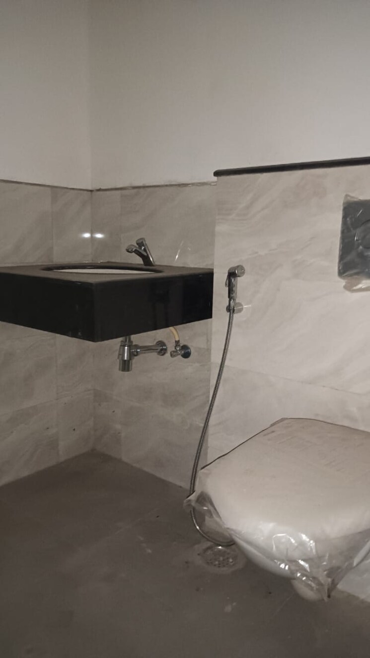 Bathroom, mani-casadona Commercial Office Space 1275 Sq.Ft. In New Town Kolkata 8956745