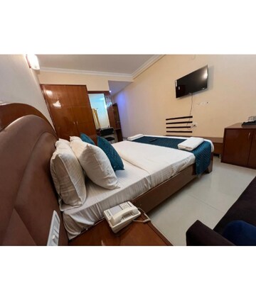 Team Area in  Pg at Sector 47 – for Rent