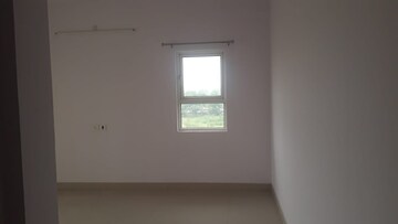 Room in 6+ BHK Apartment at Godrej Garden City, Jagatpur – for Rent