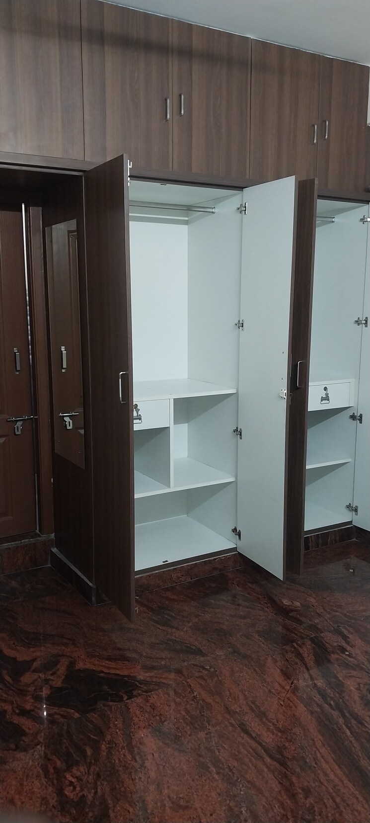 Room, bull temple road 3 Bedroom 1500 Sq.Ft. Apartment In Bull Temple Road Bangalore 8927322