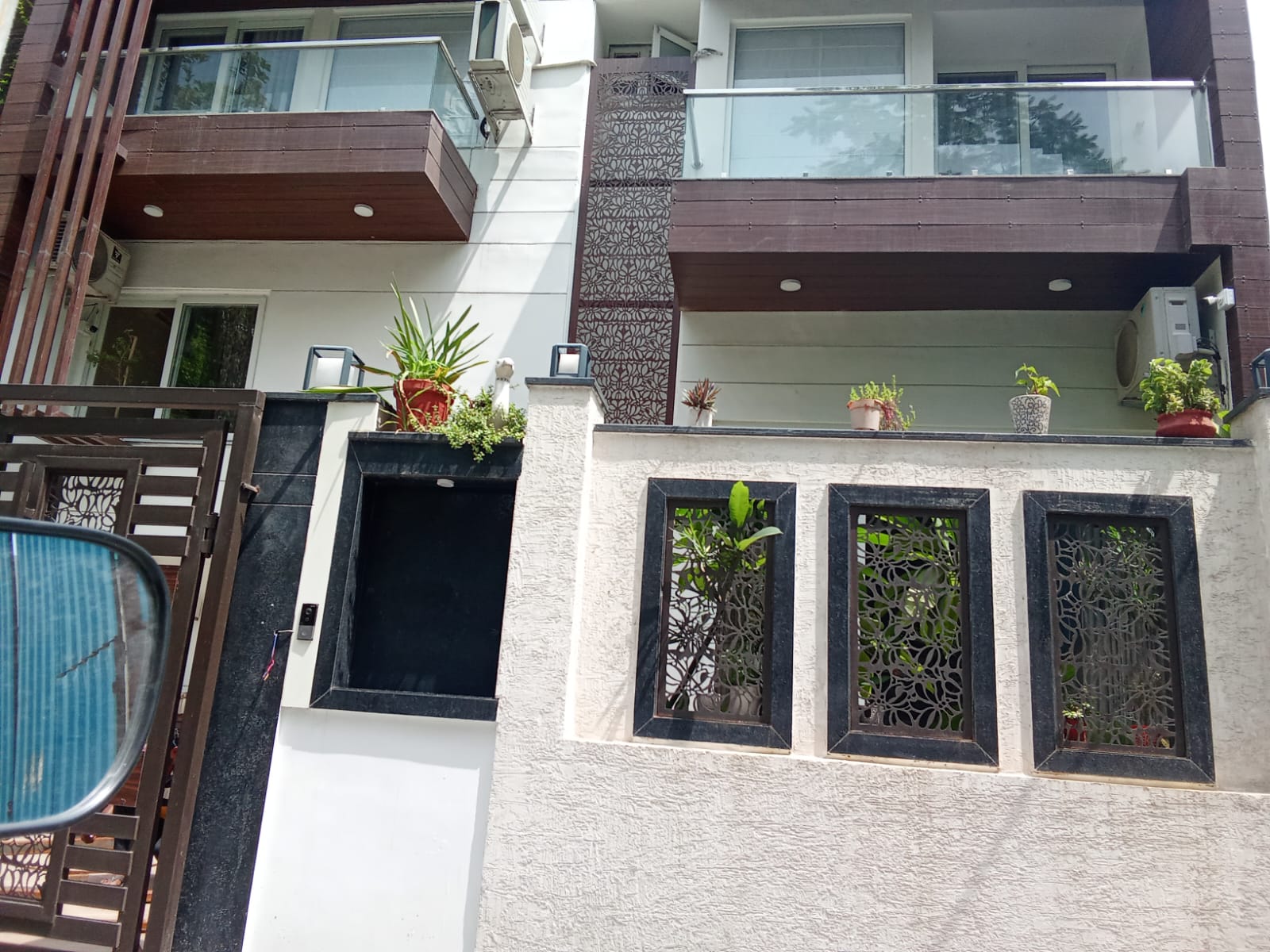 4 BHK + Study Room Villa For Rent in Defence Colony