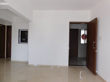 Room in 2.5 BHK Apartment at The Green Jay Krishna, Borivali West – for Rent