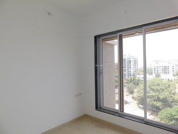 Room in 2.5 BHK Apartment at The Green Jay Krishna, Borivali West – for Rent
