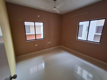Room in 3 BHK Apartment at DTC Southern Heights, Joka – for Rent