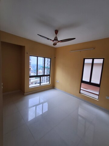 Room in 3 BHK Apartment at DTC Southern Heights, Joka – for Rent