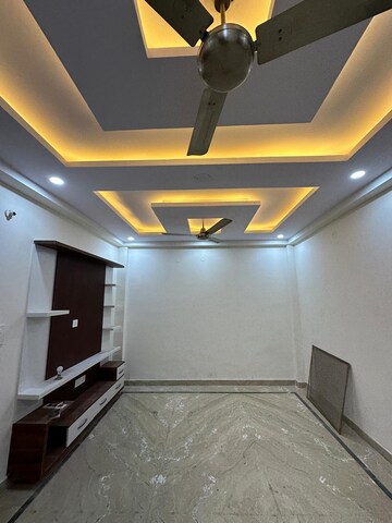 Kitchen in 2 BHK Builder Floor at Mahavir Enclave 1 – for Sale