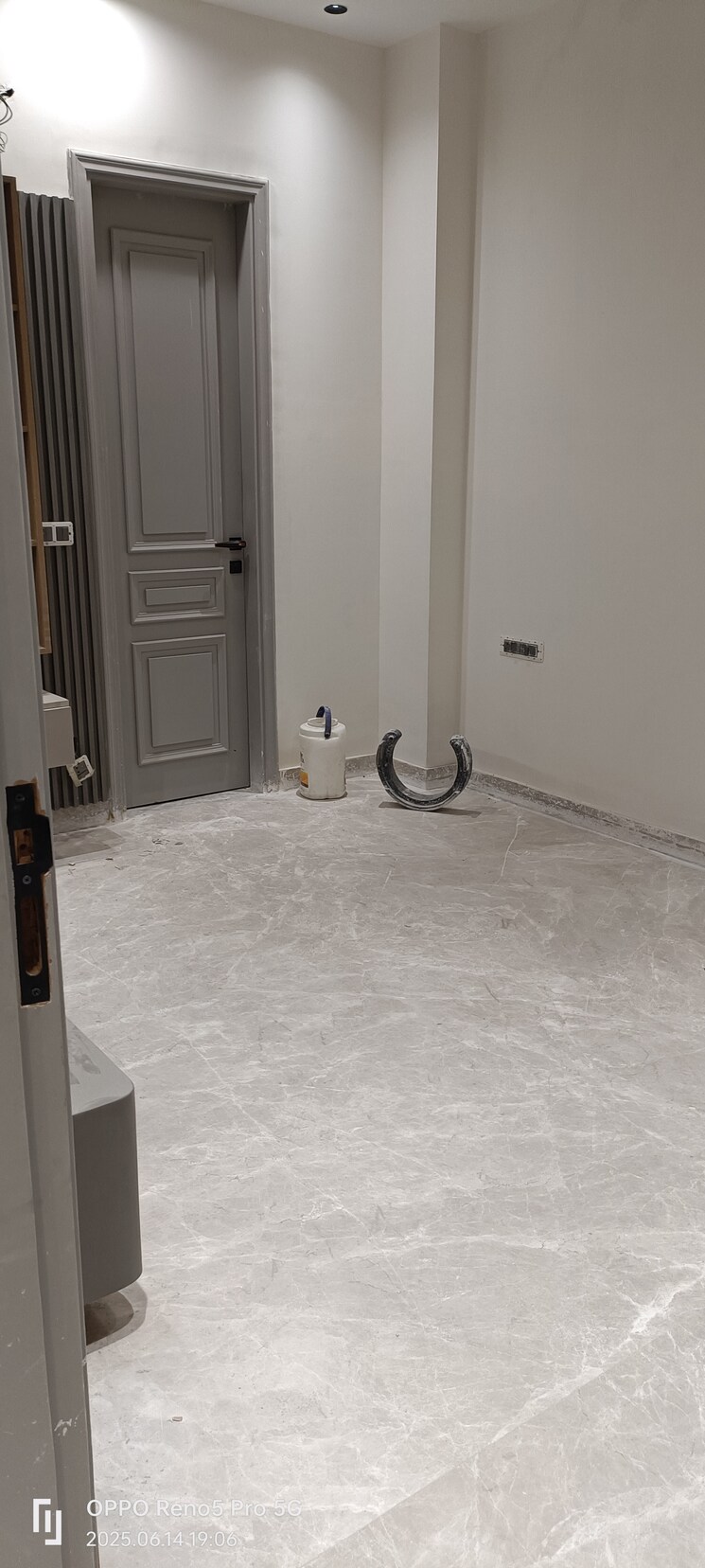 Room, janakpuri 4 Bedroom 2025 Sq.Ft. Builder Floor In Janakpuri Delhi 8797408