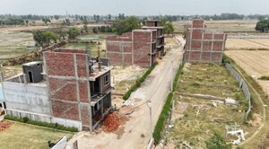  Plot – Exterior View View at Gosainganj - for Sale