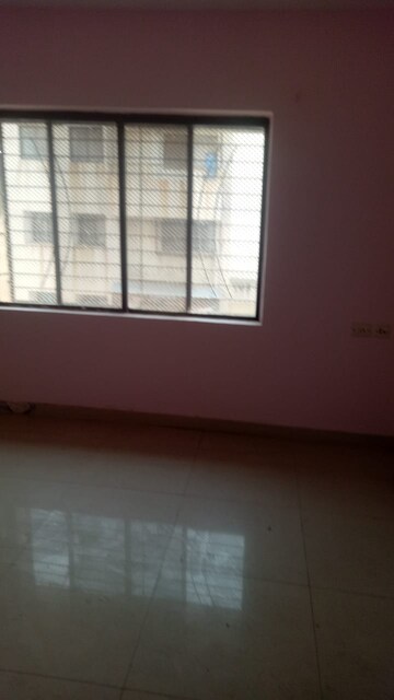 Room in 2 BHK Apartment at Shubhashree Apartmaent Akurdi, Akurdi – for Rent