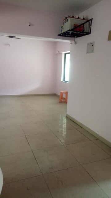 Room in 2 BHK Apartment at Shubhashree Apartmaent Akurdi, Akurdi – for Rent