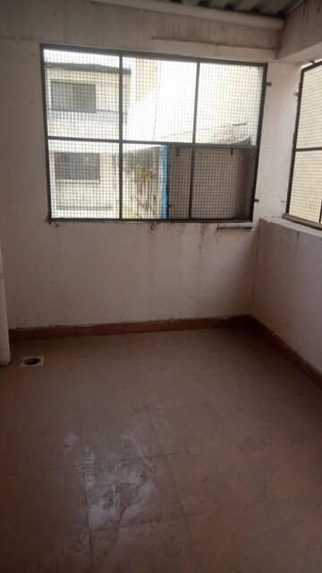 Room in 2 BHK Apartment at Shubhashree Apartmaent Akurdi, Akurdi – for Rent
