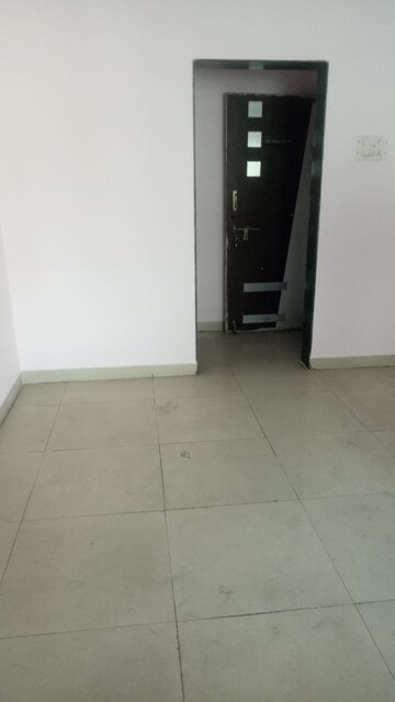 Room in 2 BHK Apartment at Shubhashree Apartmaent Akurdi, Akurdi – for Rent