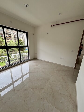 Room in 2 BHK Apartment at Godrej Urban Park, Chandivali – for Rent