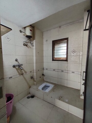 Attached Bathroom in 2 BHK Apartment at Vishnu Nagar – for Rent