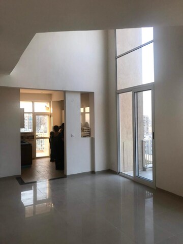Room in 3.5 BHK Apartment at Sushma Crescent, Dhakoli – for Rent
