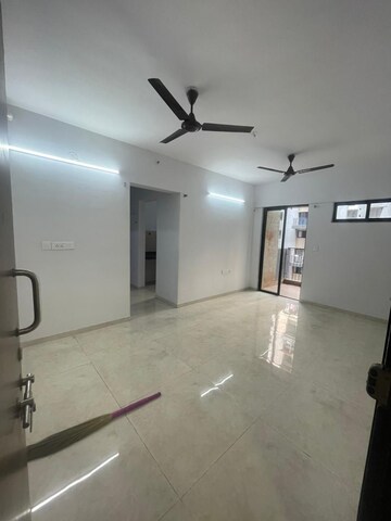 Room in 1.5 BHK Apartment at Lodha Palava City, Dombivli East – for Sale