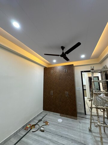 Furnished Amenities in 2 BHK Builder Floor at Mahavir Enclave 1 – for Sale