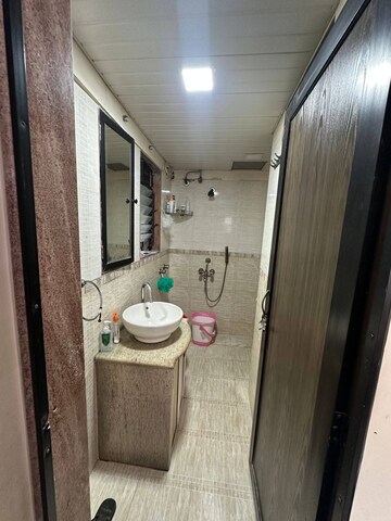 Attached Bathroom in 1 BHK Apartment at Lokhandwala Complex – for Rent