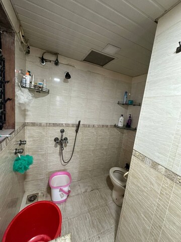 Bathroom in 1 BHK Apartment at Lokhandwala Complex – for Rent