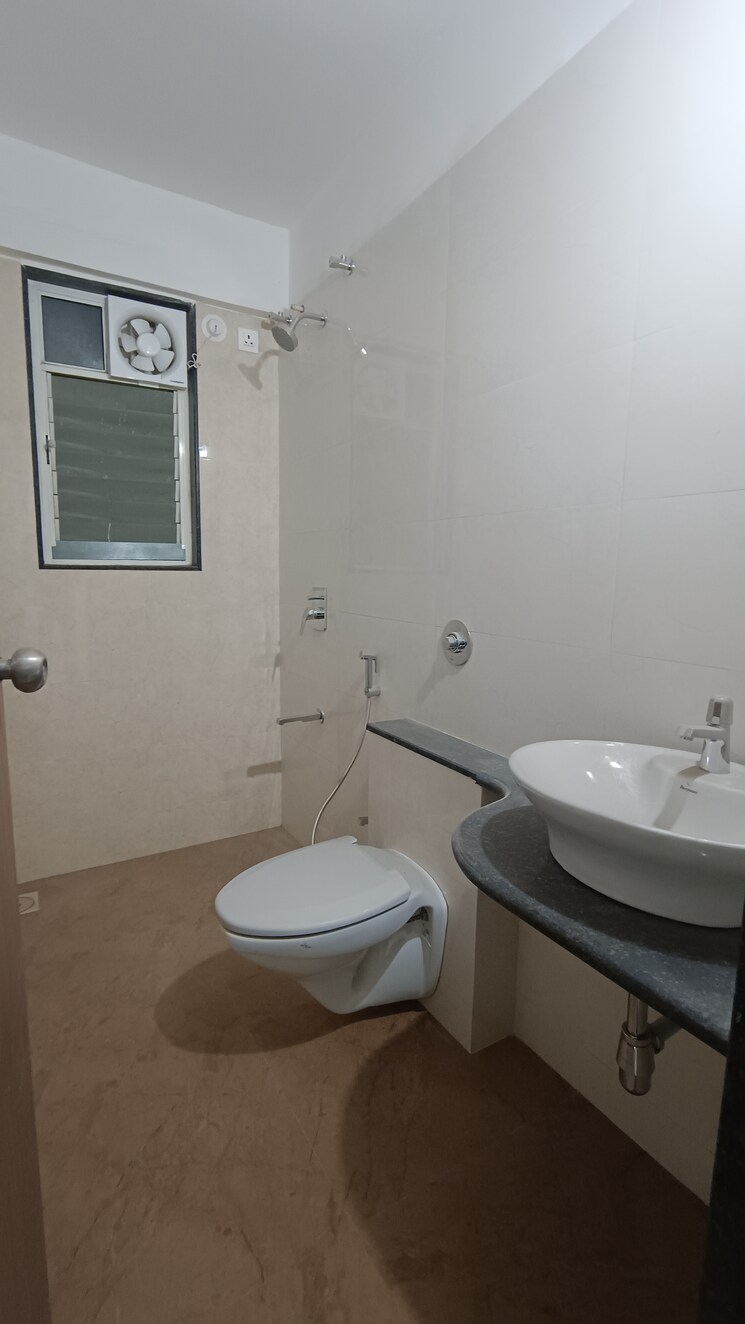 Bathroom, pride-panchavati 2 Bedroom 884 Sq.Ft. Apartment In Dhankawadi Pune 8957023