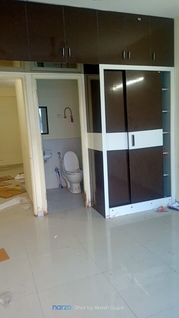 Room in 2 BHK Builder Floor at Pyramid Altia, Sector 70 – for Rent