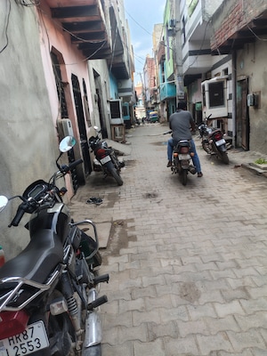 Gym in 2 BHK Independent House at Jiwan Colony – for Sale