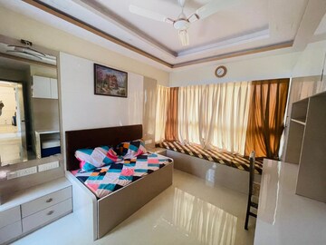 Bedroom in 2 BHK Apartment at Kalpataru Paramount, Kapur Bawdi – for Rent