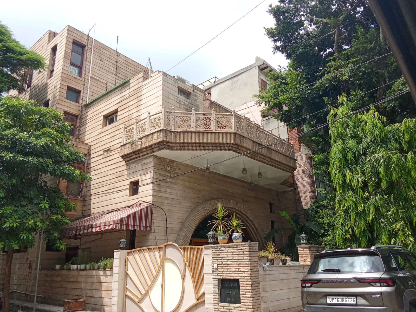 6 BHK + Extra Room Villa For Rent in New Friends Colony