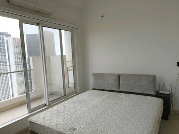 Room in 3 BHK Apartment at Indiabulls Sky Forest, Lower Parel – for Rent